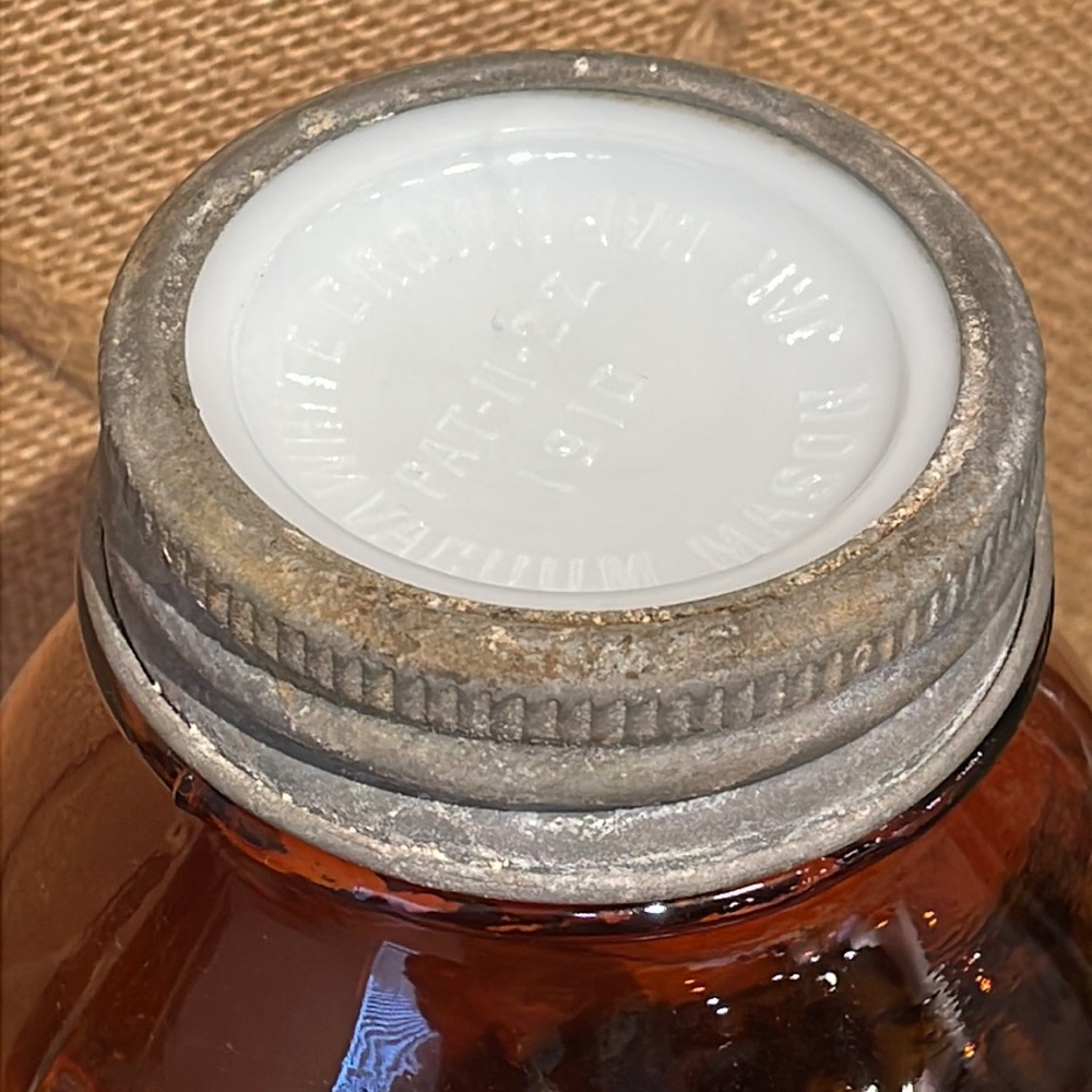 Vintage jar and lid - Picture 3 of 9